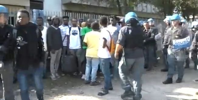 Tiburtina incandescente: dalla fuga di gas allo sgombero migranti con feriti Tiburtina incandescente: dalla fuga di gas allo sgombero migranti con feriti