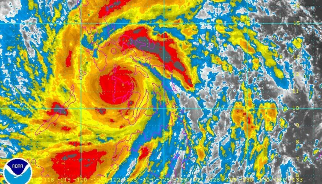 Filippine, passaggio del tifone  Haiyan