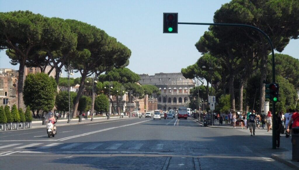 Anticipato termine blocco del traffico roma