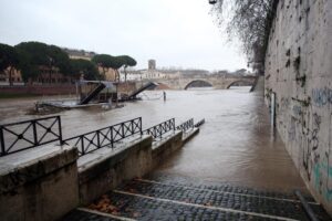 Maltempo: Roma; Tevere 'sorvegliato speciale' Maltempo: Roma; Tevere 'sorvegliato speciale'