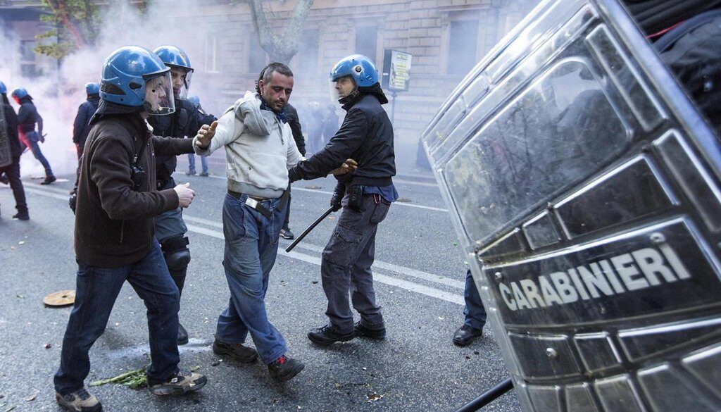 Manifestazione per la casa - Scontri con la Polizia