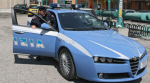 polizia-volante-sportello-2 polizia-volante-sportello-2