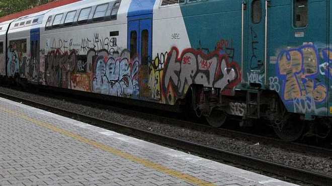 Il treno è sporco e ottiene un risarcimento di mille euro Il treno è sporco e ottiene un risarcimento di mille euro