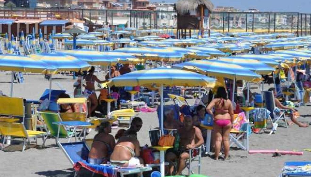 ESTATE:A OSTIA MARE SALATO PER NON RESIDENTI,NO DA BALNEARI