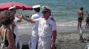 Squalo avvistato a Ostia FOTO PROTO Squalo avvistato a Ostia FOTO PROTO