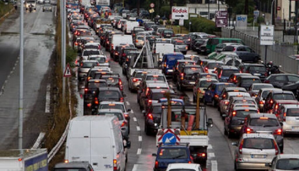 MALTEMPO: NUBIFRAGIO A ROMA, CITTA' IN TILT