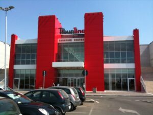 Rapina al centro commerciale Tiburtino di Guidonia