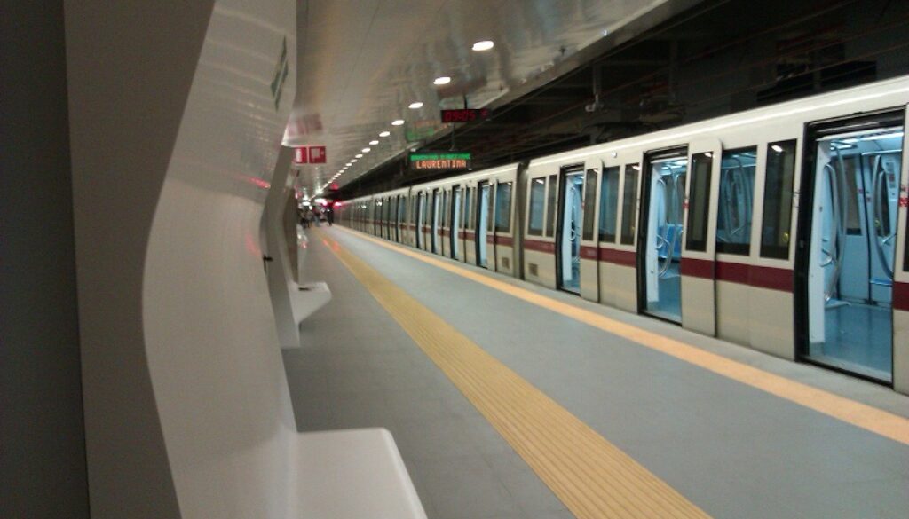accoltella guardia giurata alla metro B1