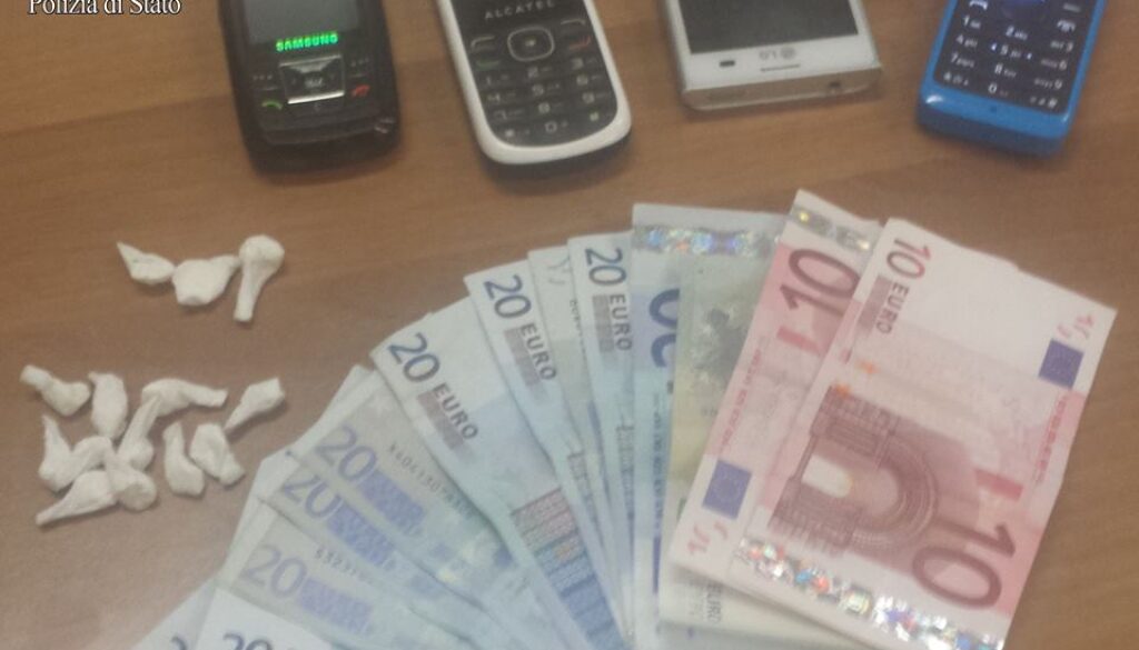 nasconde la droga nei calzini a Colli Aniene
