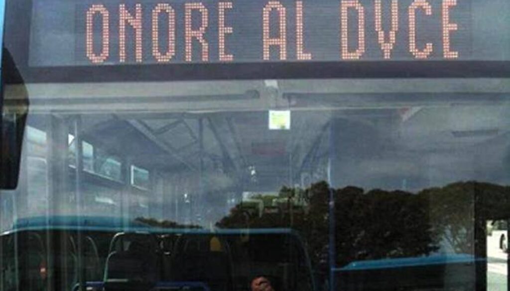 onore al duce