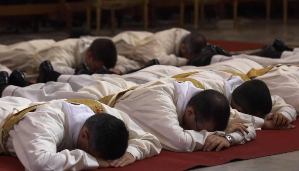 orge tra sacerdoti
