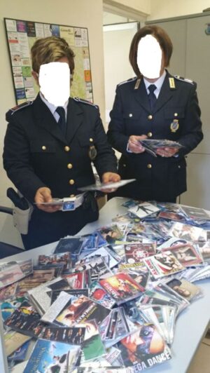 polizia sequestra 500 cd
