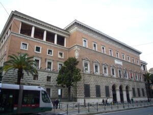 precari