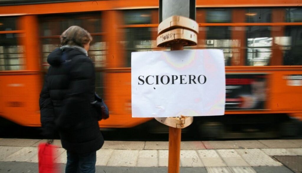 752364 FOTO DI ARCHIVIO, SIMBOLICHE DI SCIOPERO TRASPORTO URBANO