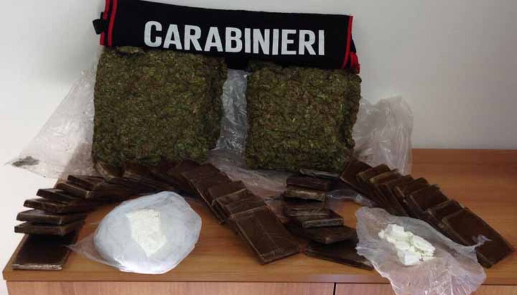 sequestrati 15 kg di hashish