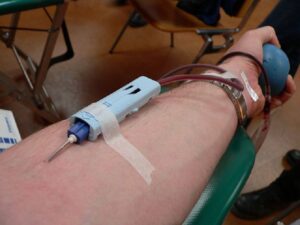 vietata donazione del sangue ai gay