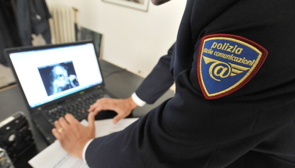 INTERNET: GENOVA; SCARICAVANO FILM GRATIS, DENUNCIATI