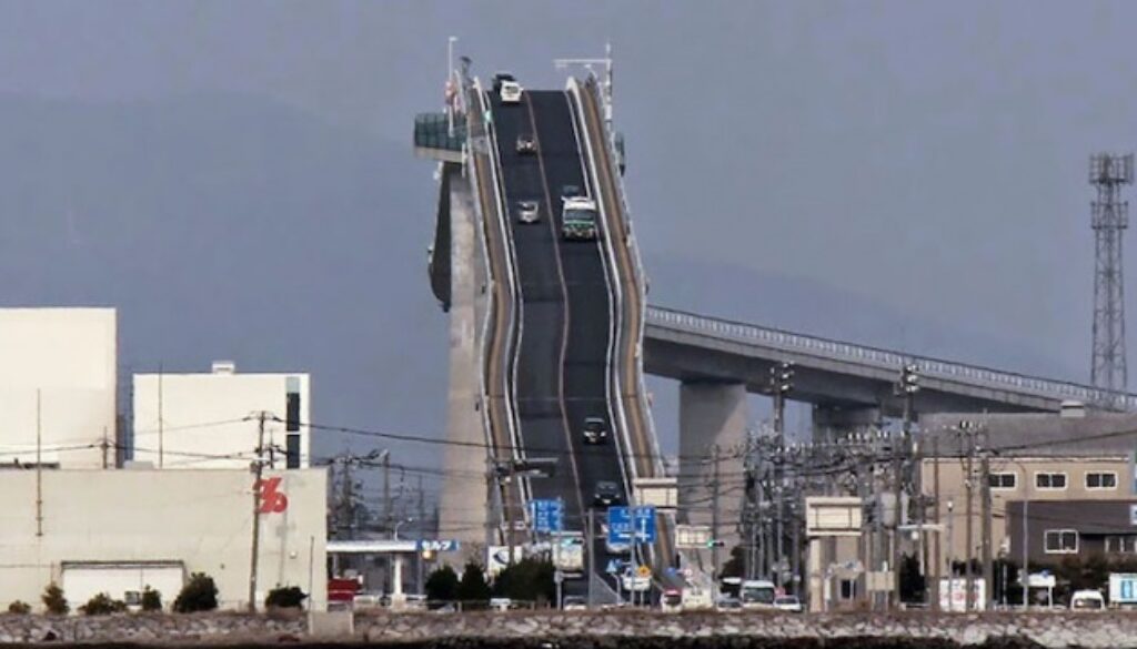 Giappone ponte Ejima il più pericoloso