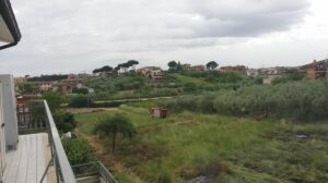 Incendio doloso domato dai vigili del fuoco in borgata Finocchio2