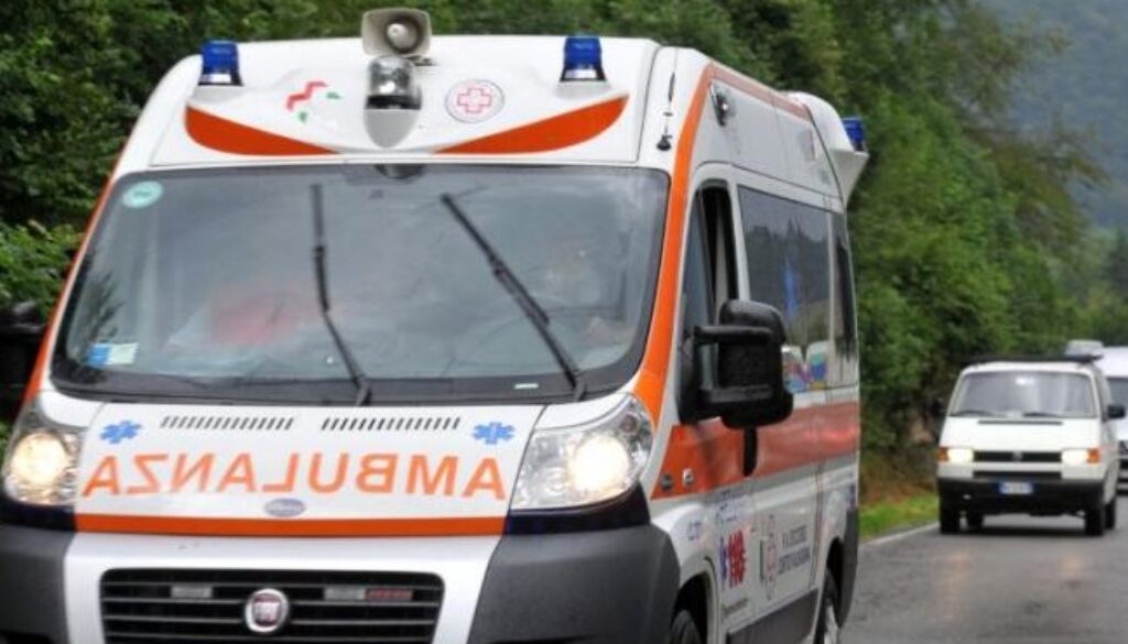 auto si schianta contro un muro a Boccea