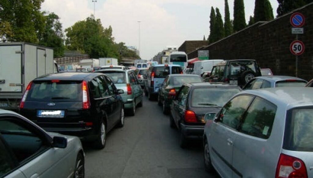 caos e traffico su via Prenestina