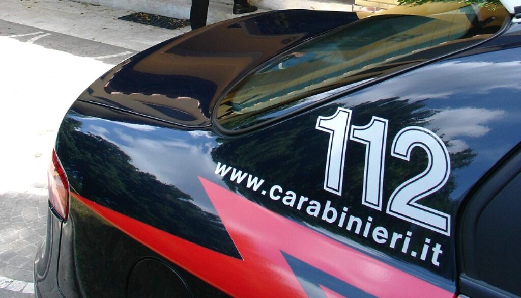 chiude in casa madre, fratello e nonna al Nomentano