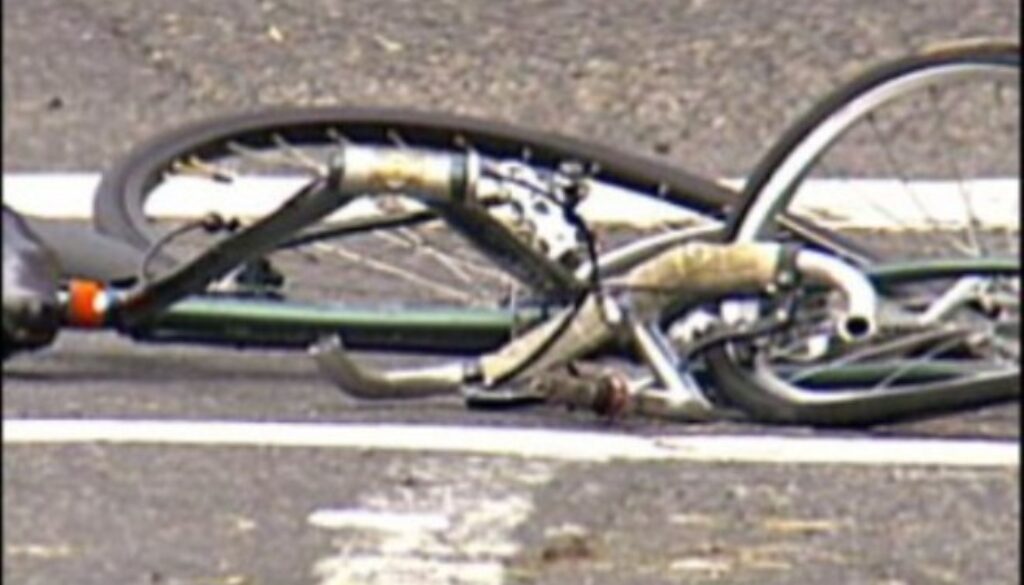ciclista investito da un'auto sulla Salaria ciclista investito da un'auto sulla Salaria