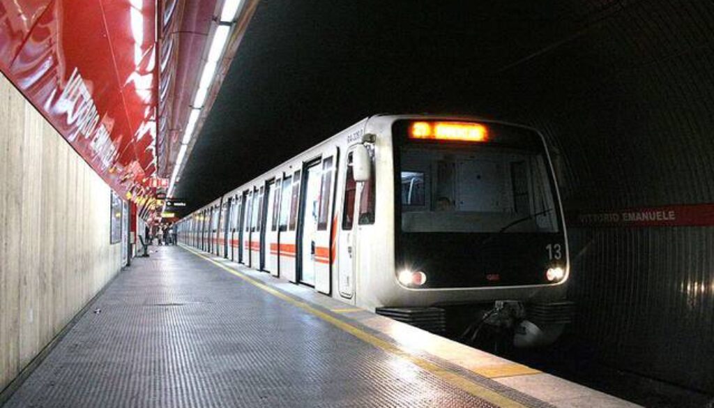 controlli antiborseggio nelle fermate della Metro A e B