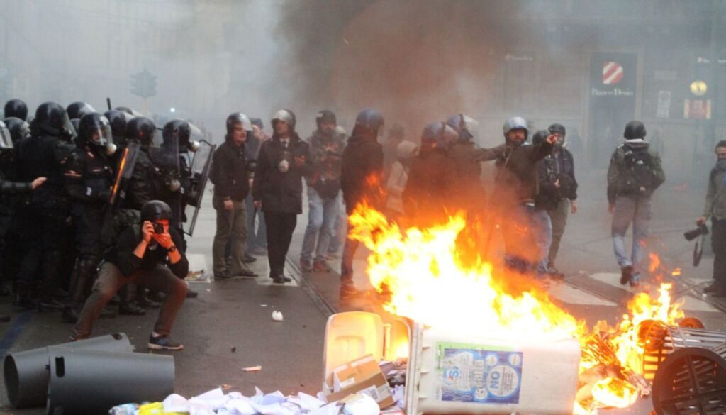 corteo No Expo