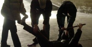 difende alcuni ragazzini e viene preso a bastonate a Monte Mario difende alcuni ragazzini e viene preso a bastonate a Monte Mario