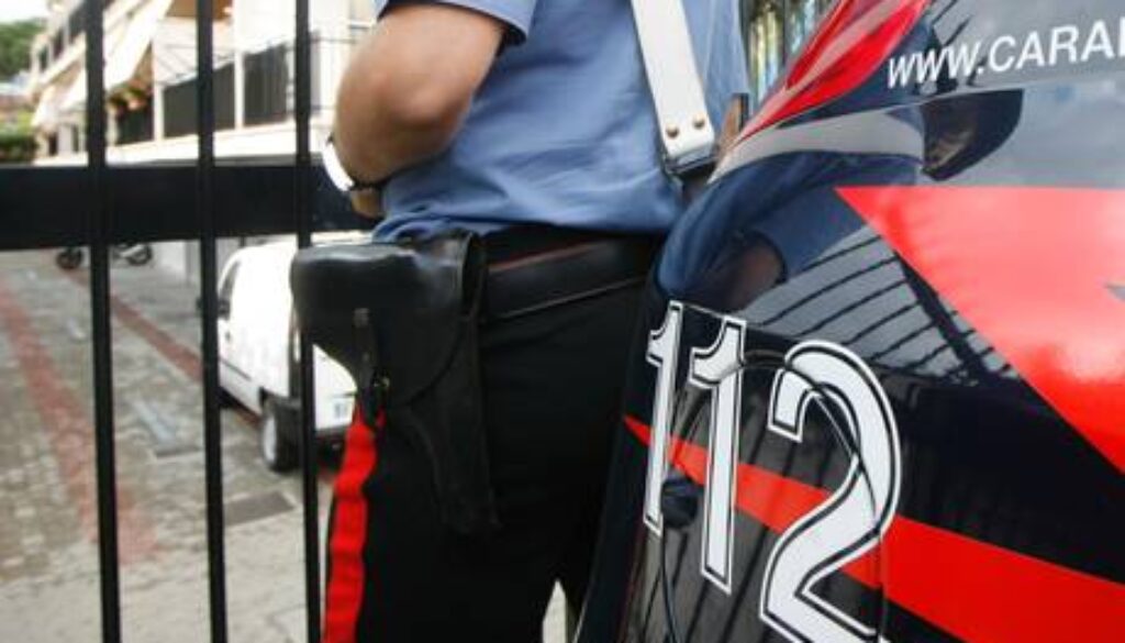 droga e violenta la ex, poi la minaccia con un filmato