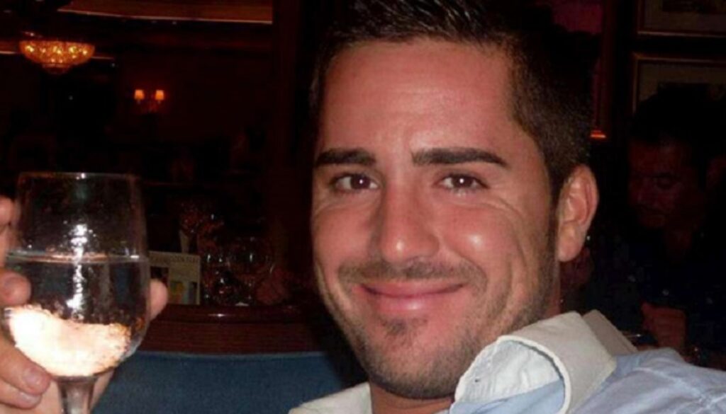 insulti sulla pagina Facebook dello stupratore della tassista Simone Borghese