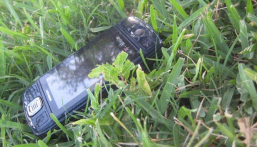 ladra perde il cellulare durante la fuga ad Anzio