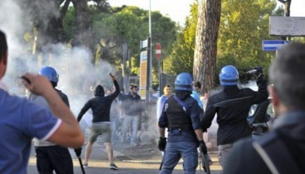 lancio di oggetti nel post-partita