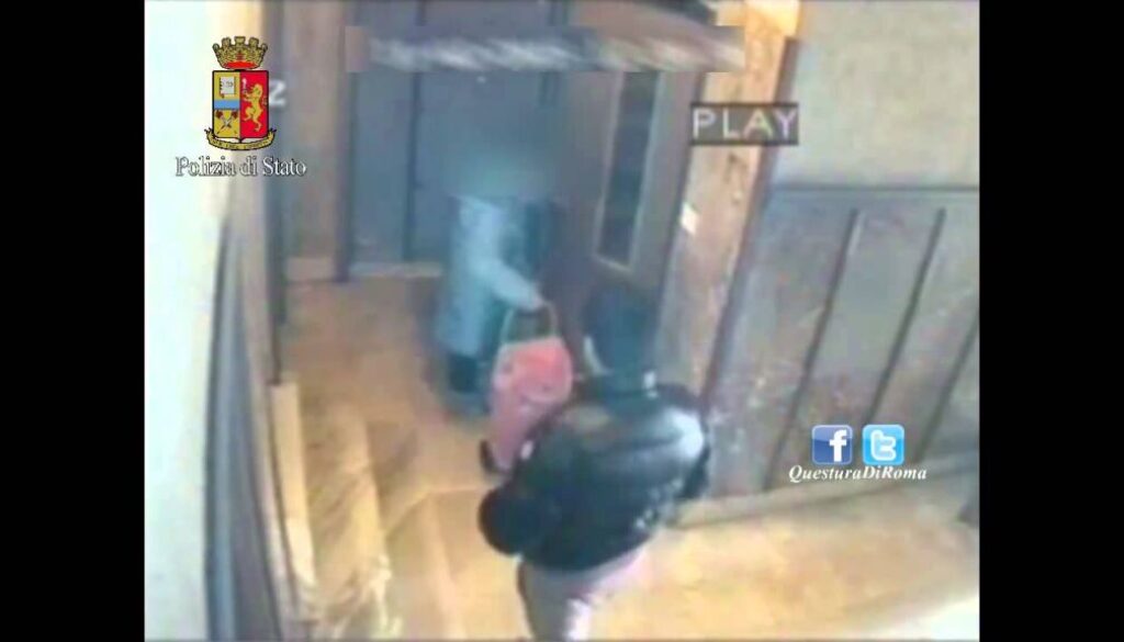 Municipio V, tunisino inseguiva e rapinava donne anziane al quartiere Tuscolano – Video