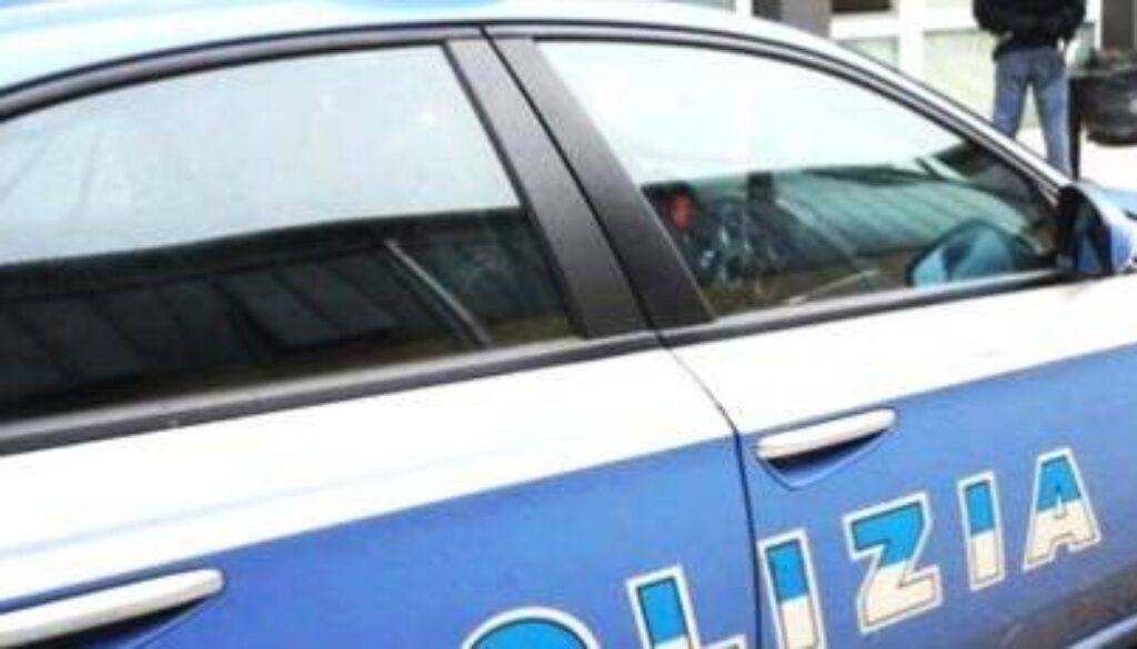 poliziotti arrestati abuso ragazza cubana agenti di polizia