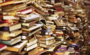 sequestrati migliaia di testi universitari a San Lorenzo