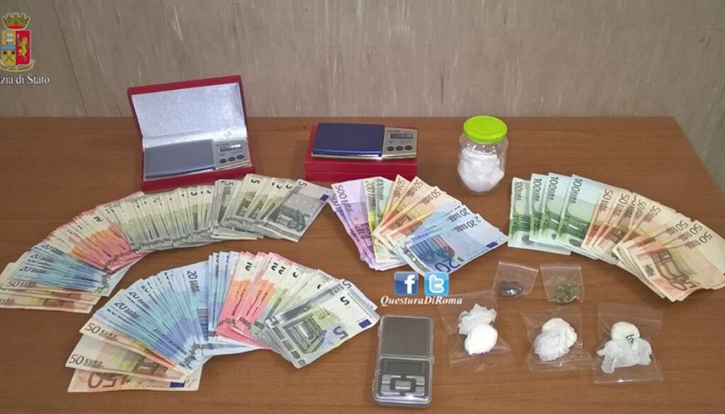 spacciava droga nel suo bar al Laurentino 38