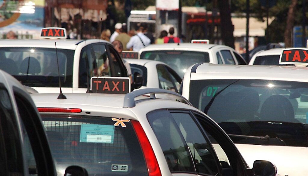 COMUNE DI ROMA APPROVA NUOVO REGOLAMENTO PER TAXI-FOTO ARCHIVIO