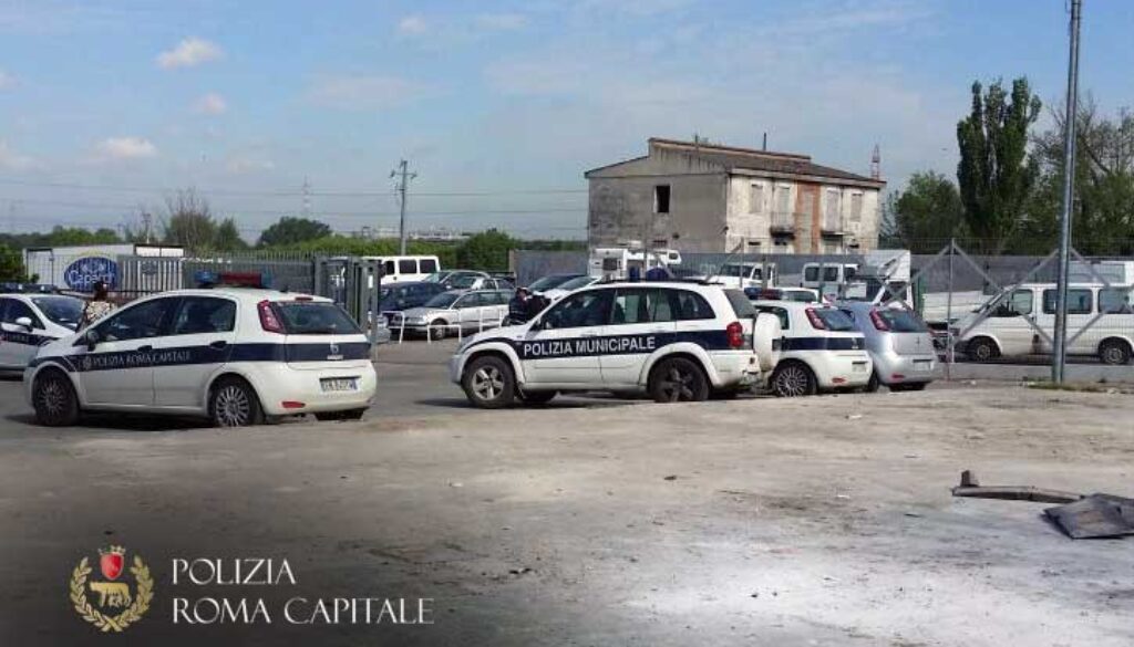 vigile preso a pugni nel campo rom di via Salone