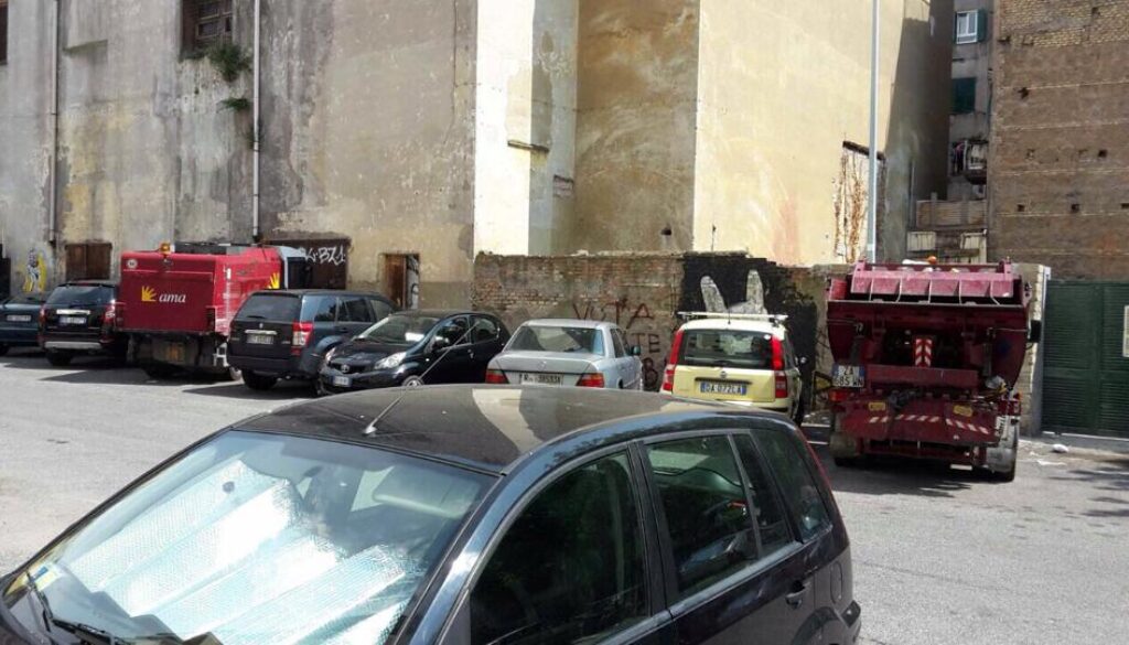 Municipio VI mezzi Ama odori sgradevoli e assicurazione scaduta Altra Destra 3