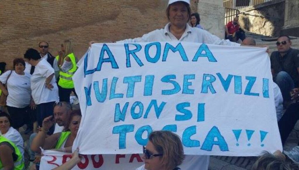 Roma Multiservizi protesta Campidoglio Lista Marchini