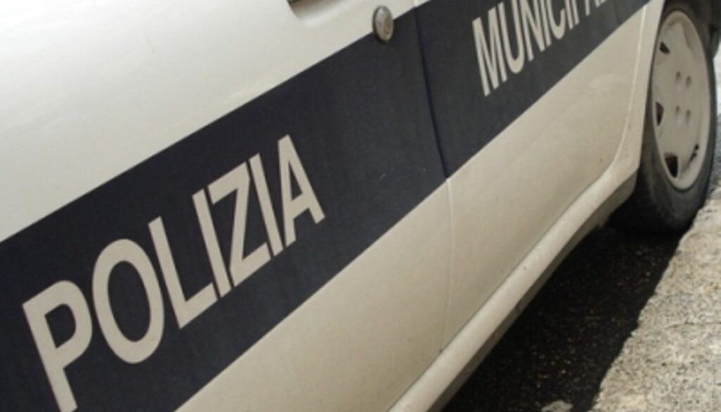 auto travolge pedone a Villa Pamphili auto travolge pedone a Villa Pamphili