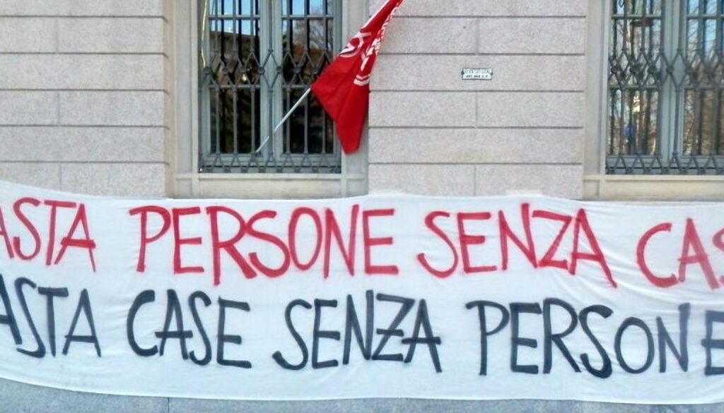 Movimenti per la casa, sgomberato ex circolo degli artisti in via Casilina Vecchia 42. Lo stabile era stato occupato nella tardo pomeriggio della giornata di ieri