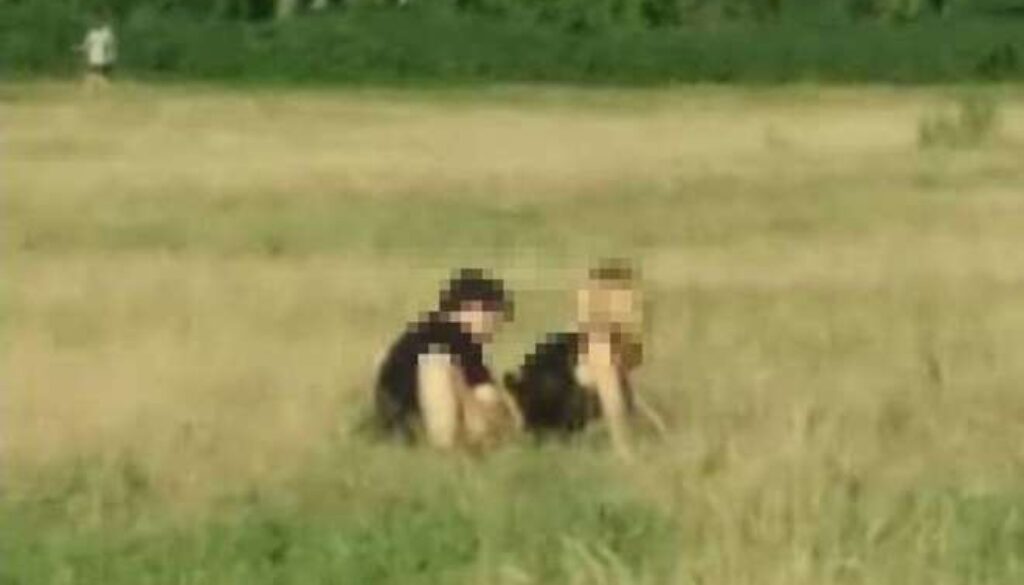 fanno sesso nel Parco della Caffarella