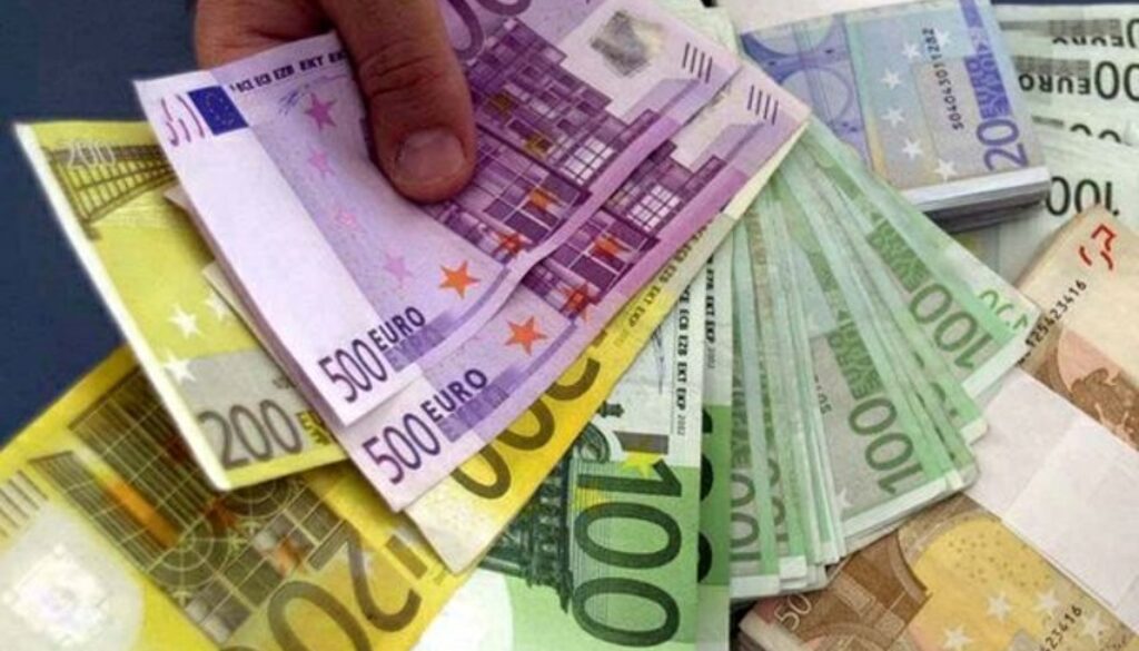 gli trovano 122 mila euro in casa a Val Cannuta