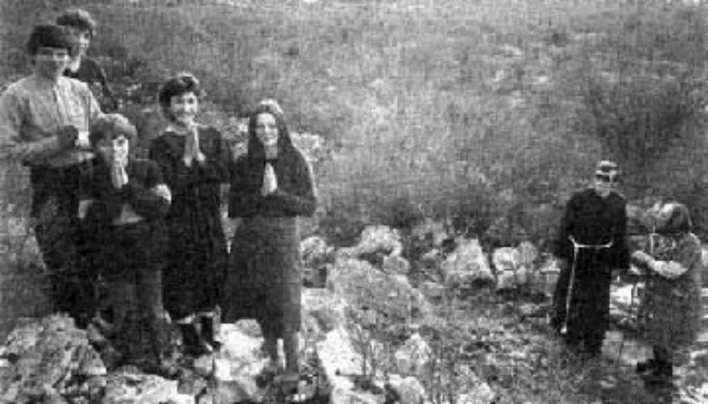 http://www.medjugorje-oggi.org/images/veggenti%20e%20slavko02.jpg