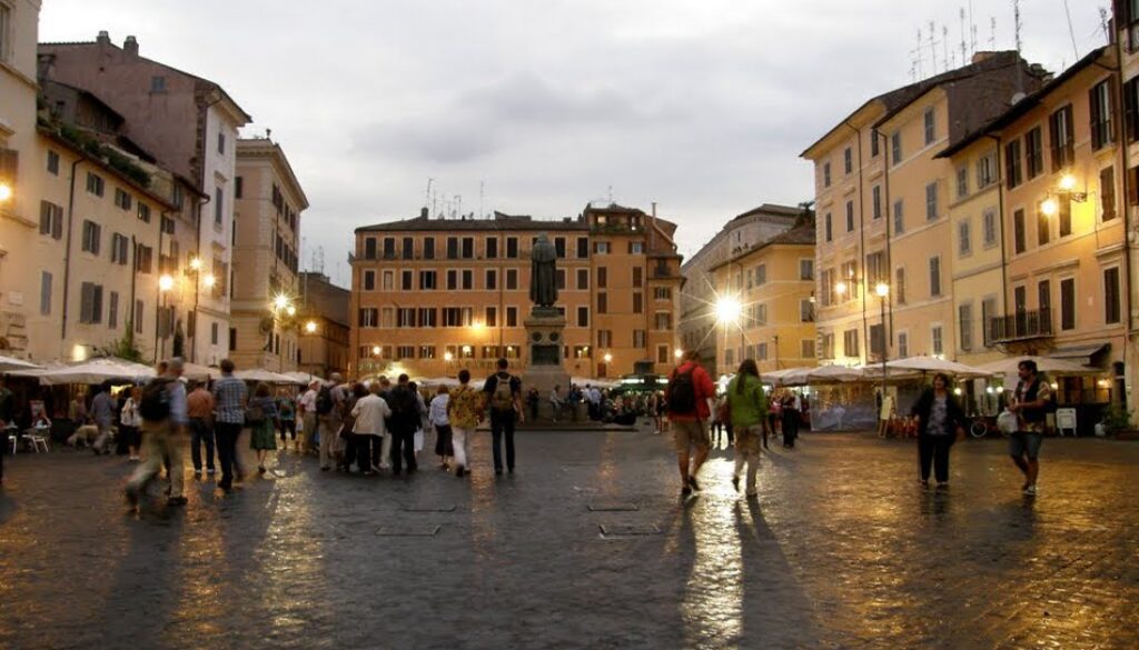 rissa tra ubriachi a Campo de' Fiori