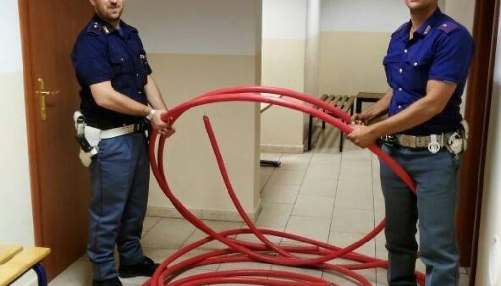 rubano cavi di rame da un cantiere Acea al Portuense