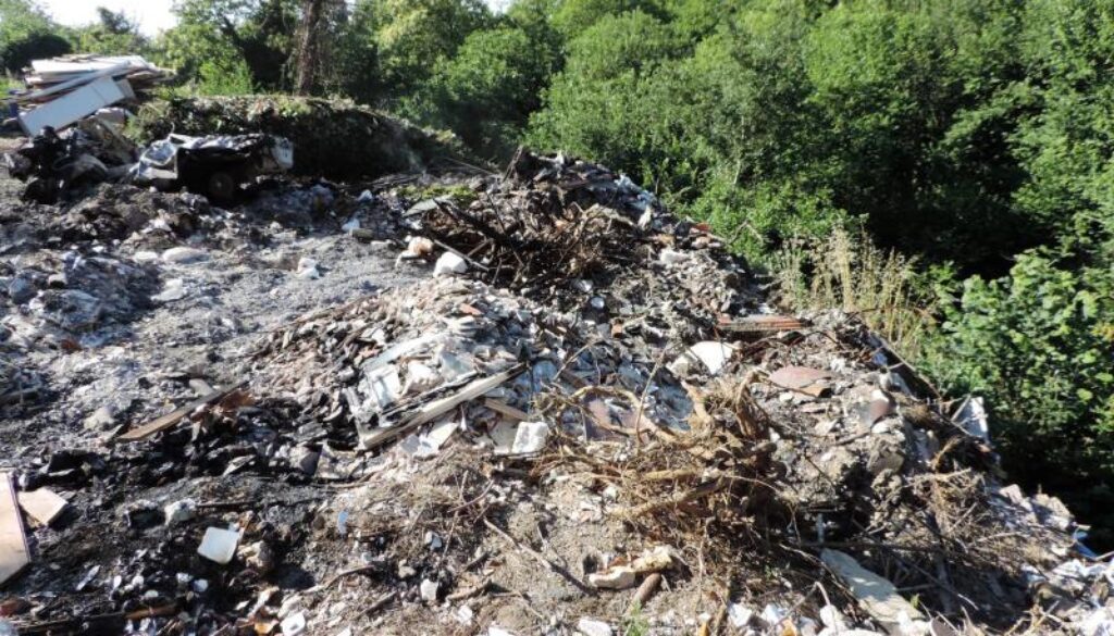 scoperta discarica abusiva nel Parco dei Castelli Romani a Rocca di Papa